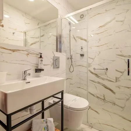 Wodnik Twoj Z Widokiem Na Morze Устроне-Морске